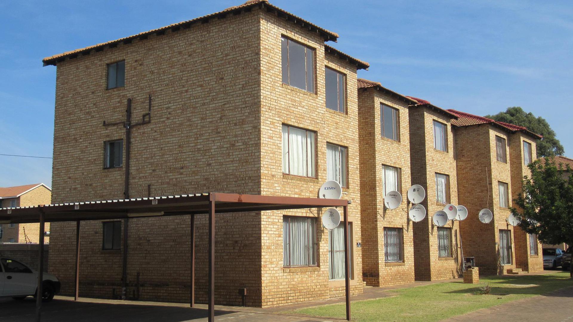 FNB Quick Sell 2 Bedroom House for Sale in Greenhills MR57