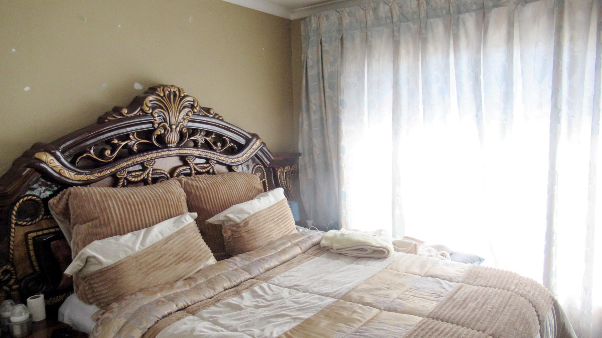 Bed Room 1 - 8 square meters of property in Kleinfontein
