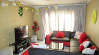 Lounges - 13 square meters of property in Kleinfontein