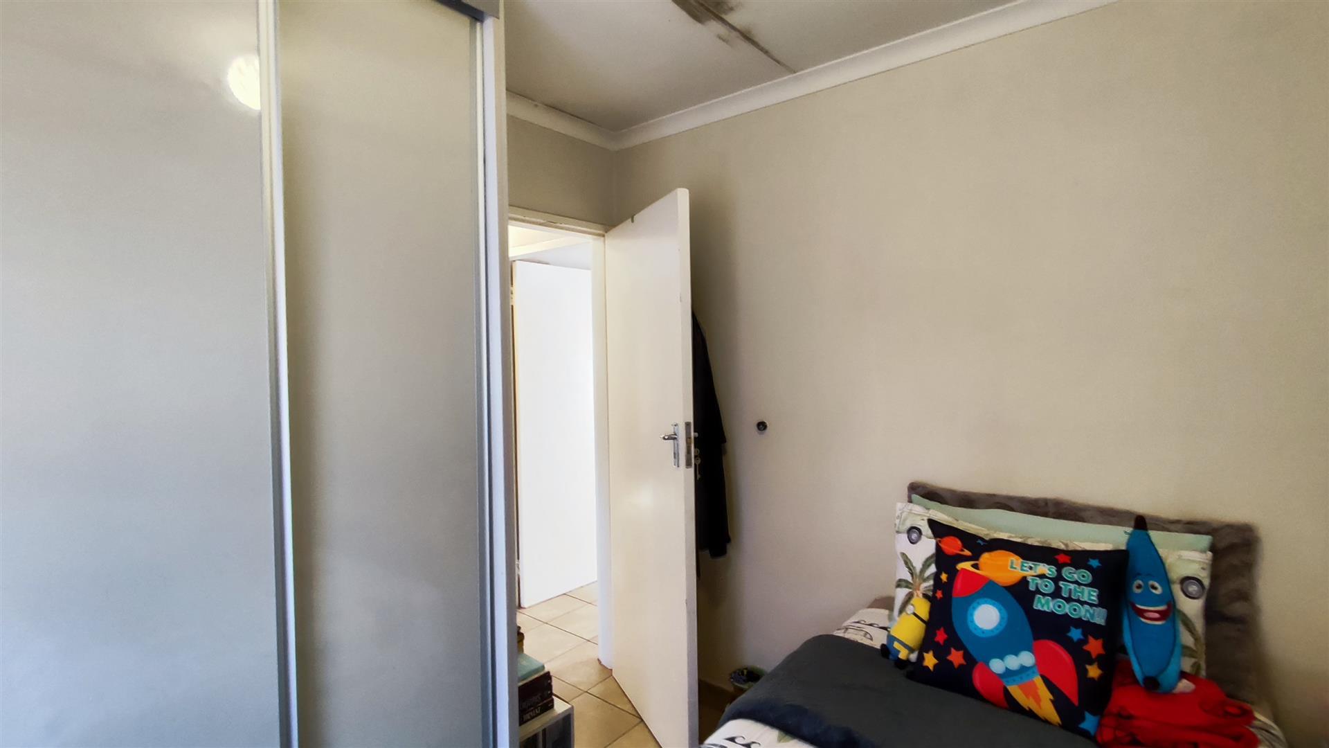 Bed Room 1 - 9 square meters of property in Sky City