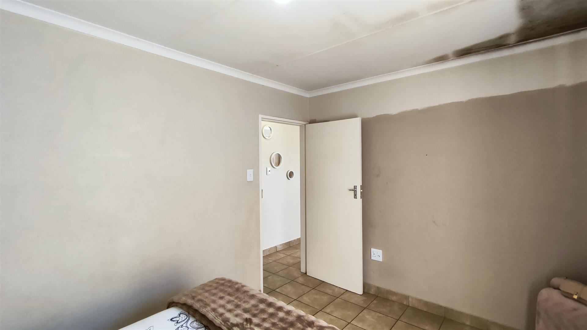 Bed Room 2 - 13 square meters of property in Sky City