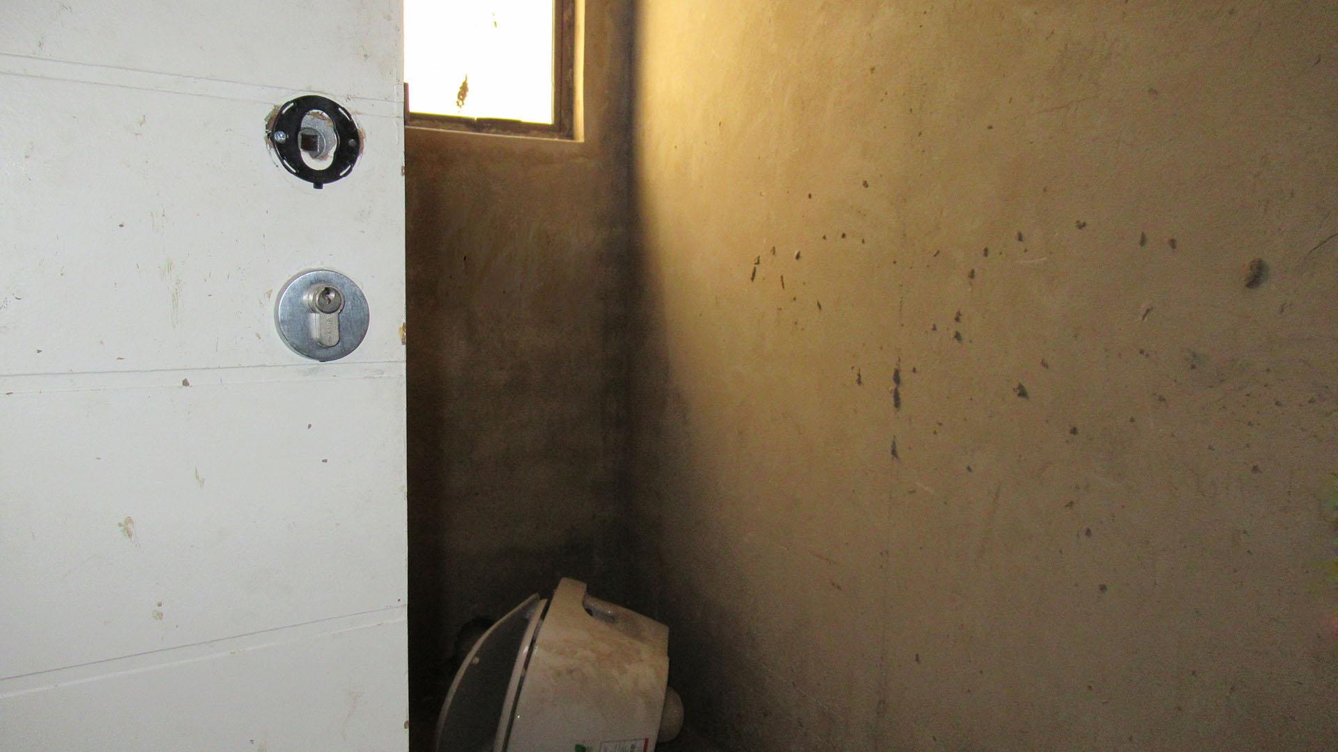 Bathroom 1 - 6 square meters of property in Northcliff