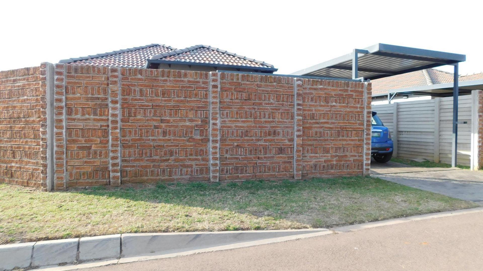 Front View of property in Andeon