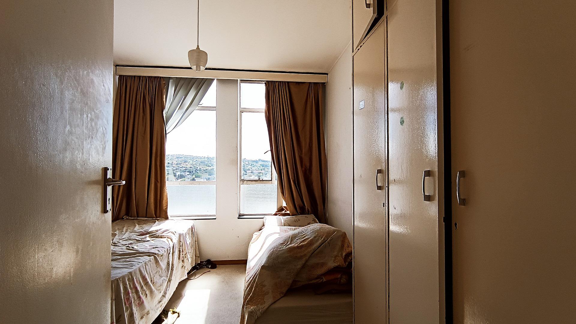 Bed Room 1 - 8 square meters of property in Bellville