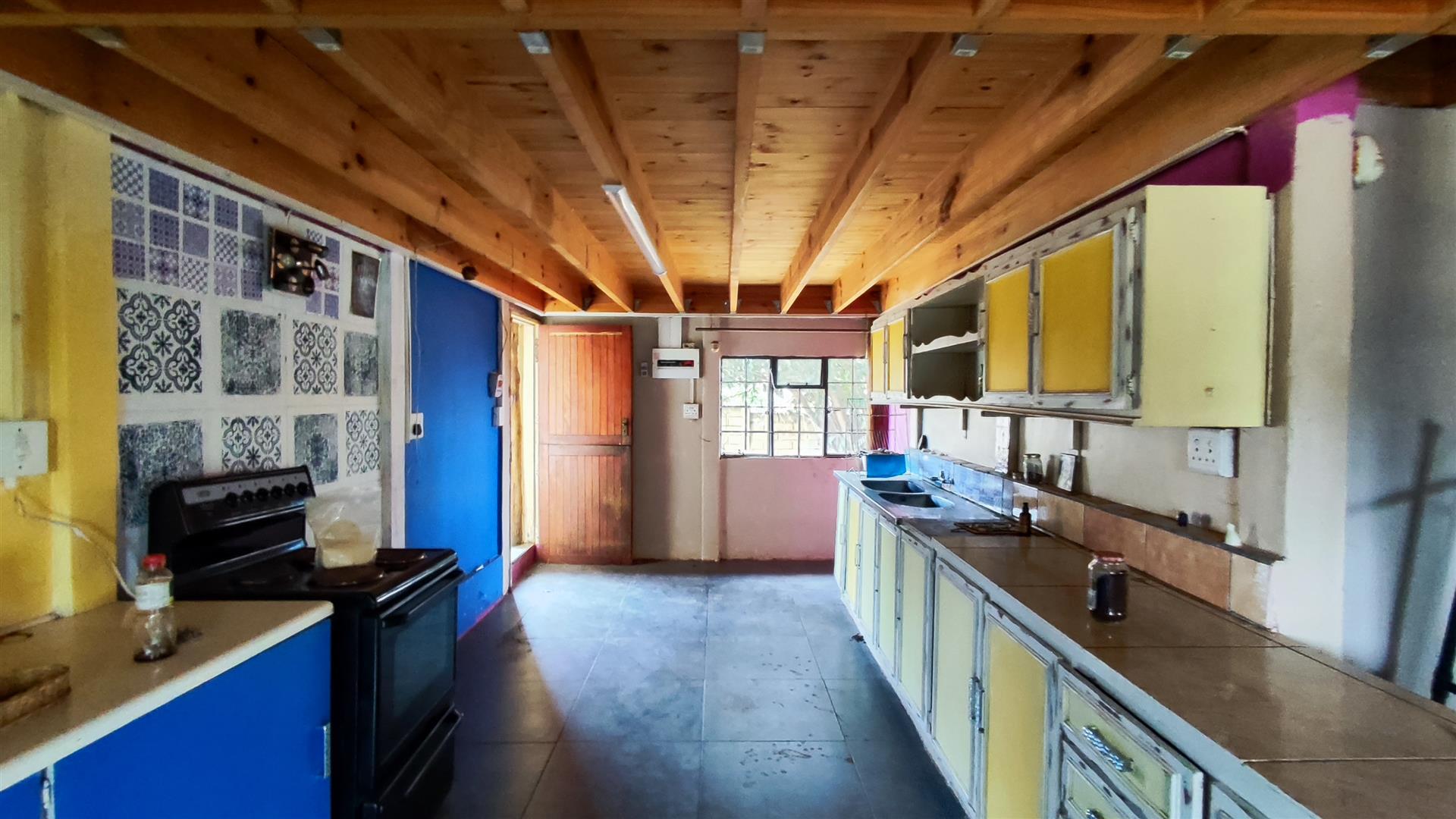 Kitchen - 20 square meters of property in Vaalmarina