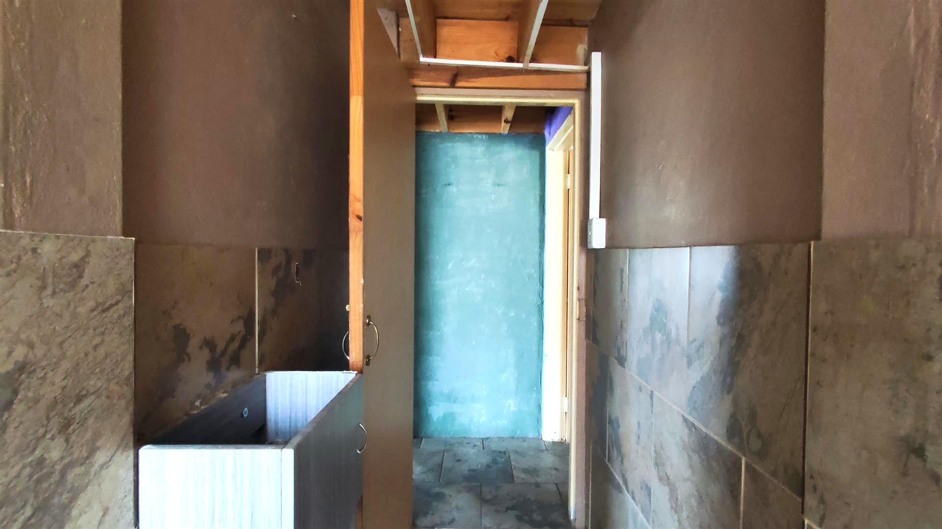 Guest Toilet - 4 square meters of property in Vaalmarina