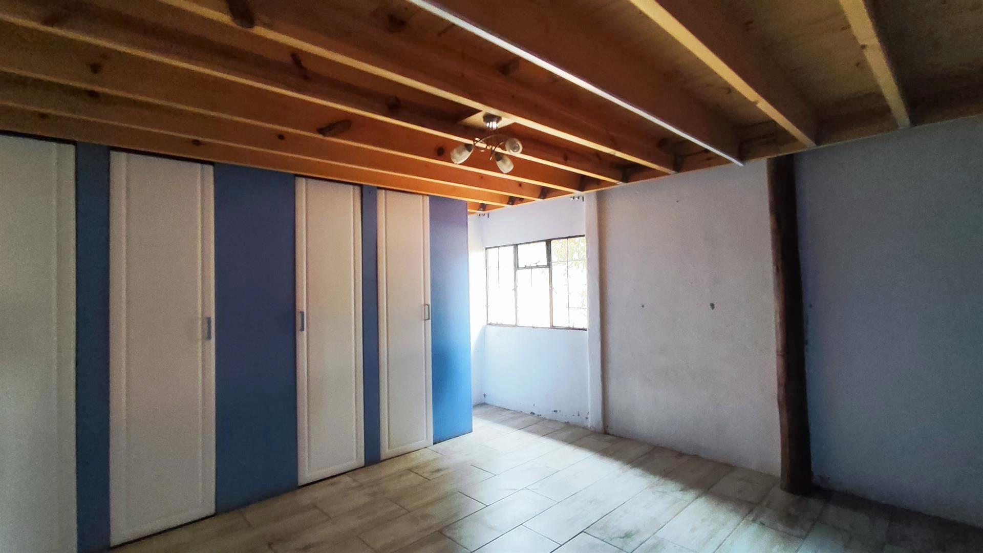 Bed Room 2 - 17 square meters of property in Vaalmarina