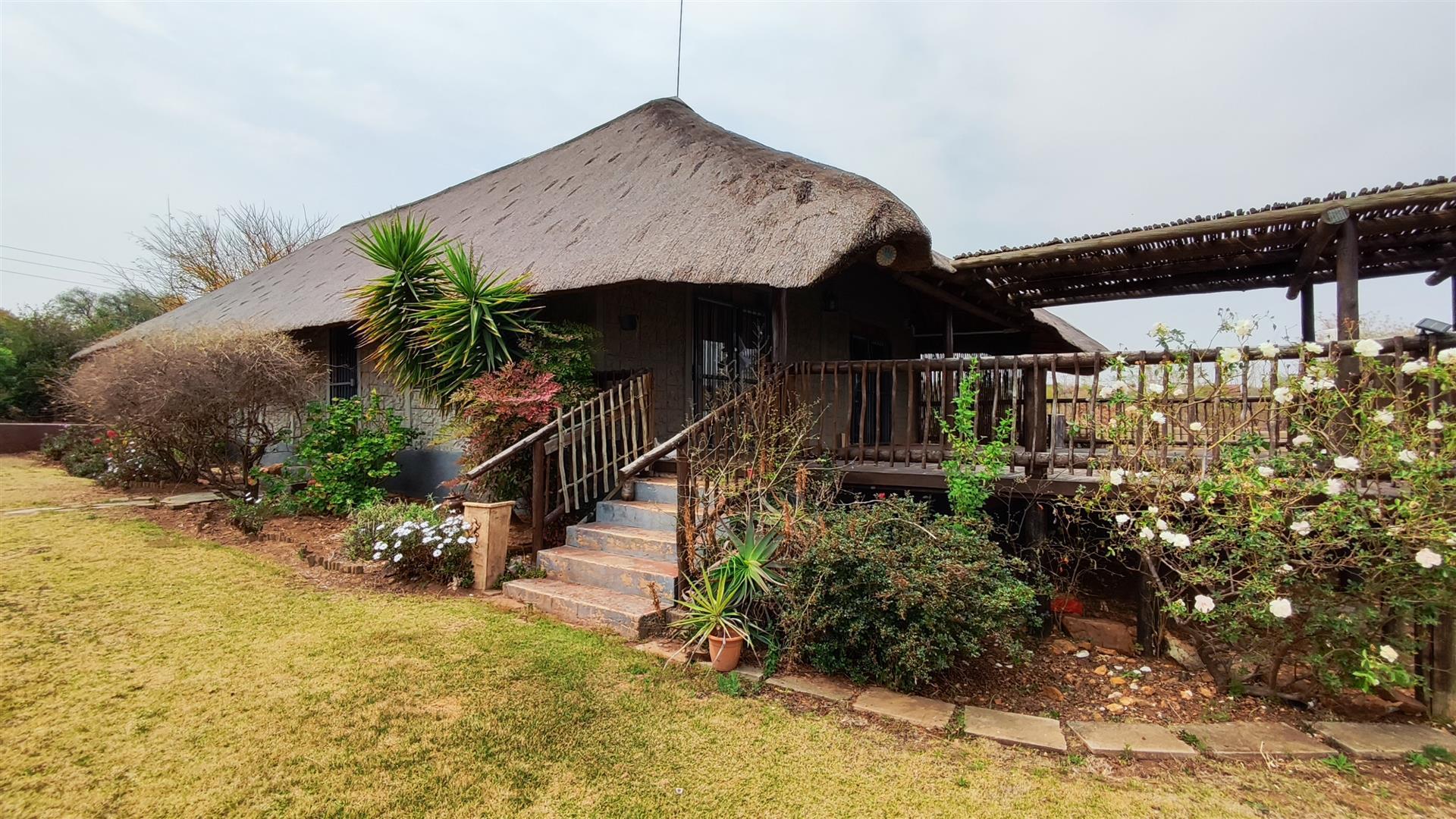 Backyard of property in Vaalmarina