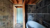 Bathroom 1 - 7 square meters of property in Vaalmarina