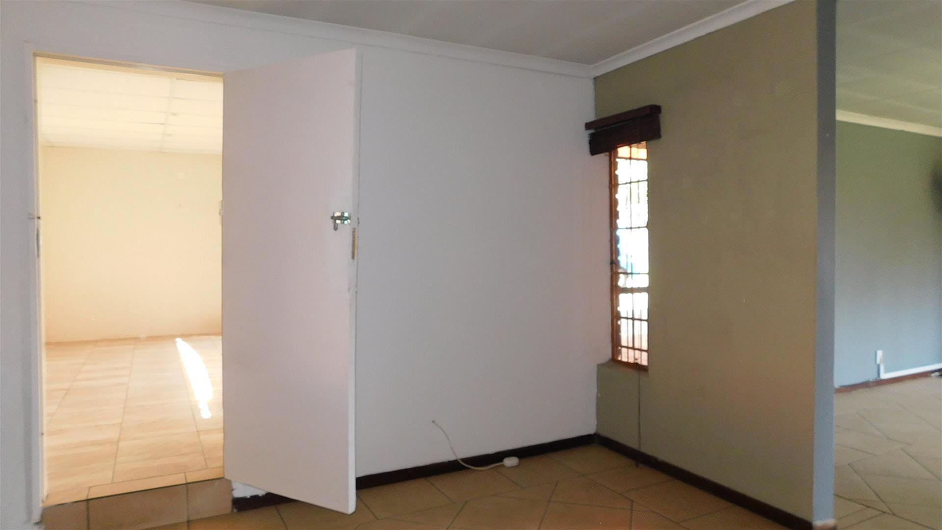 Dining Room - 10 square meters of property in Thatchfield Gardens