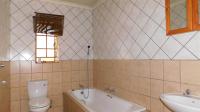 Bathroom 2 - 6 square meters of property in Thatchfield Gardens