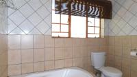 Main Bathroom - 6 square meters of property in Thatchfield Gardens