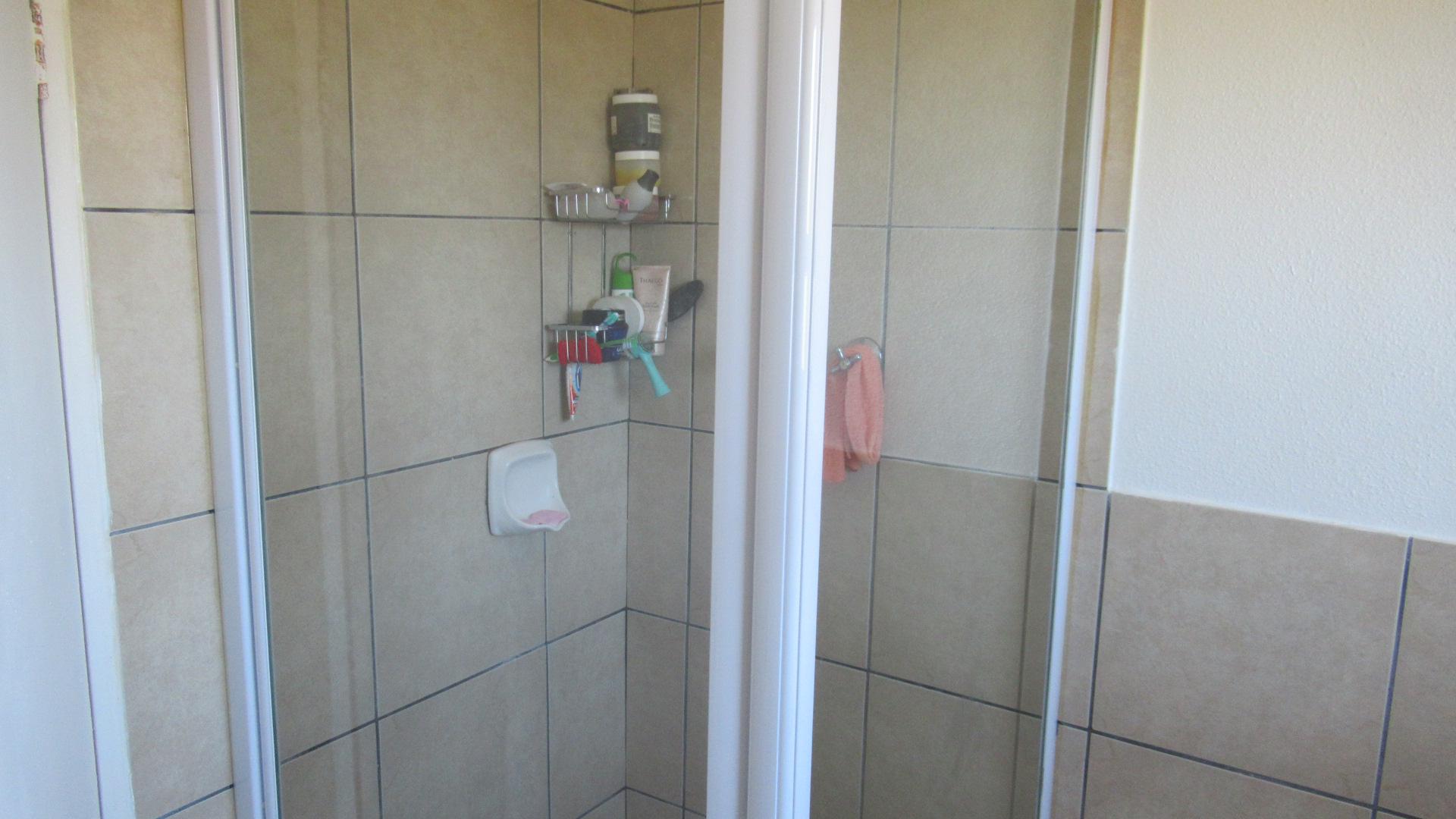 Bathroom 1 - 6 square meters of property in Alberton