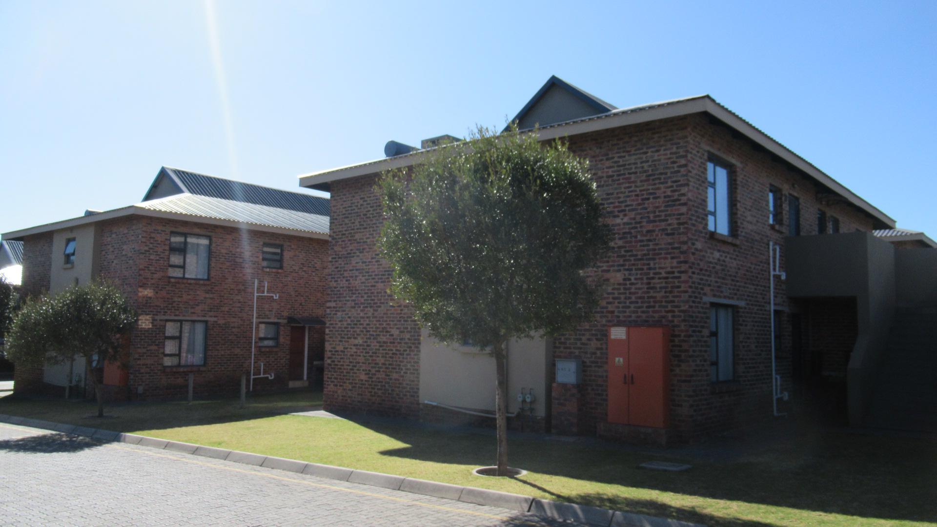 Front View of property in Alberton