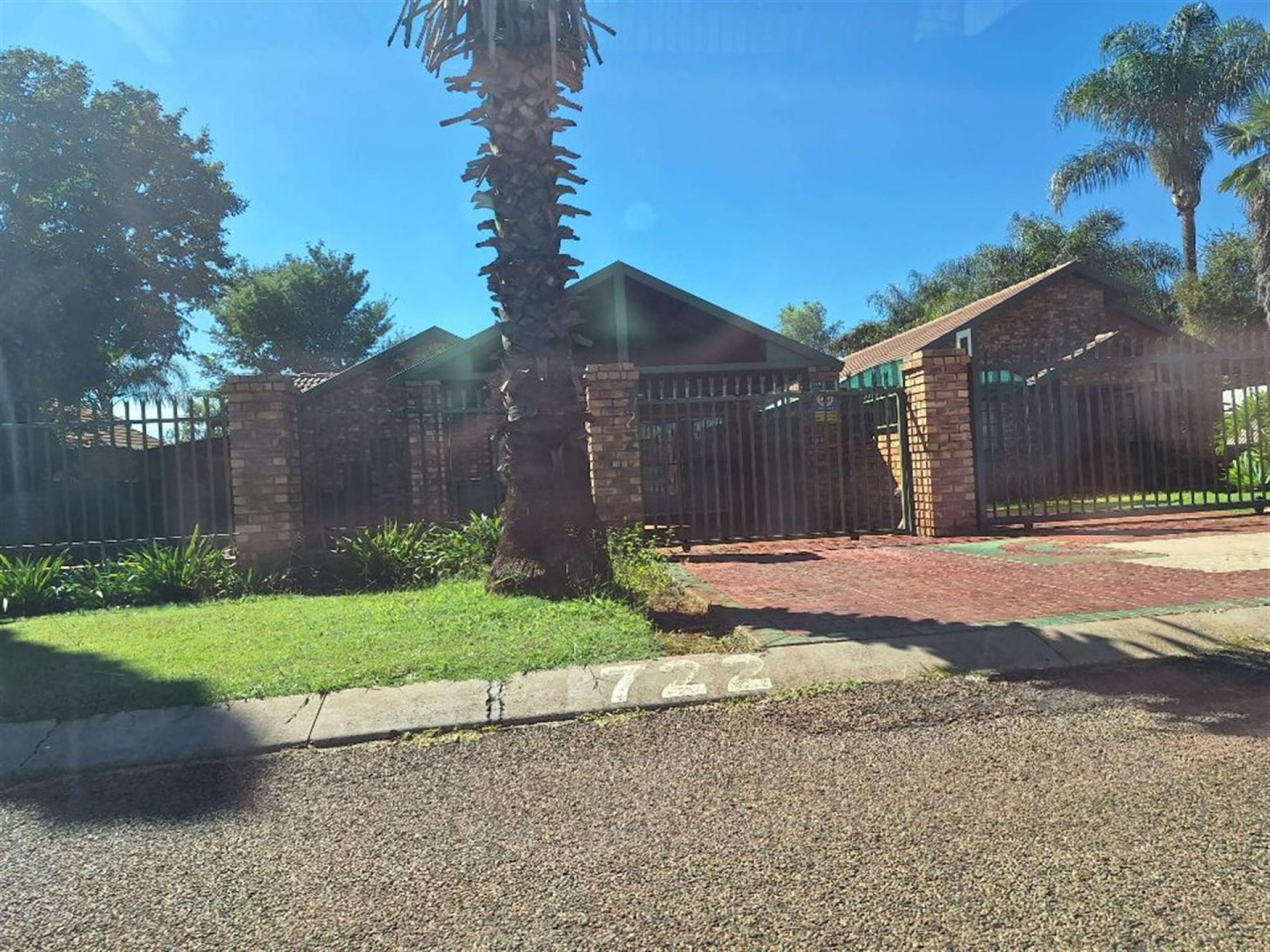 Front View of property in Doornpoort