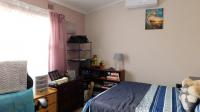 Bed Room 1 - 18 square meters of property in Glenmore (KZN)