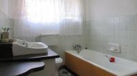 Bathroom 1 - 2 square meters of property in Burgershoop 