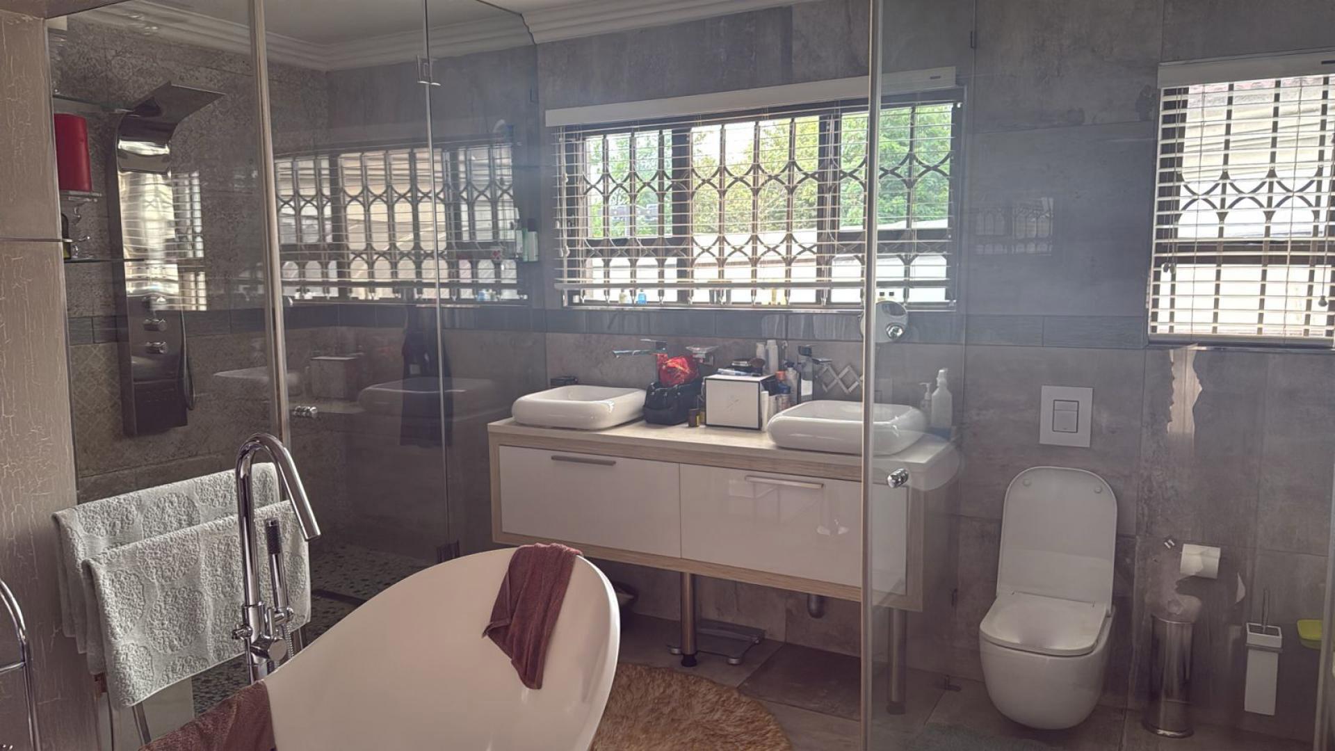 Bathroom 1 of property in Raslouw