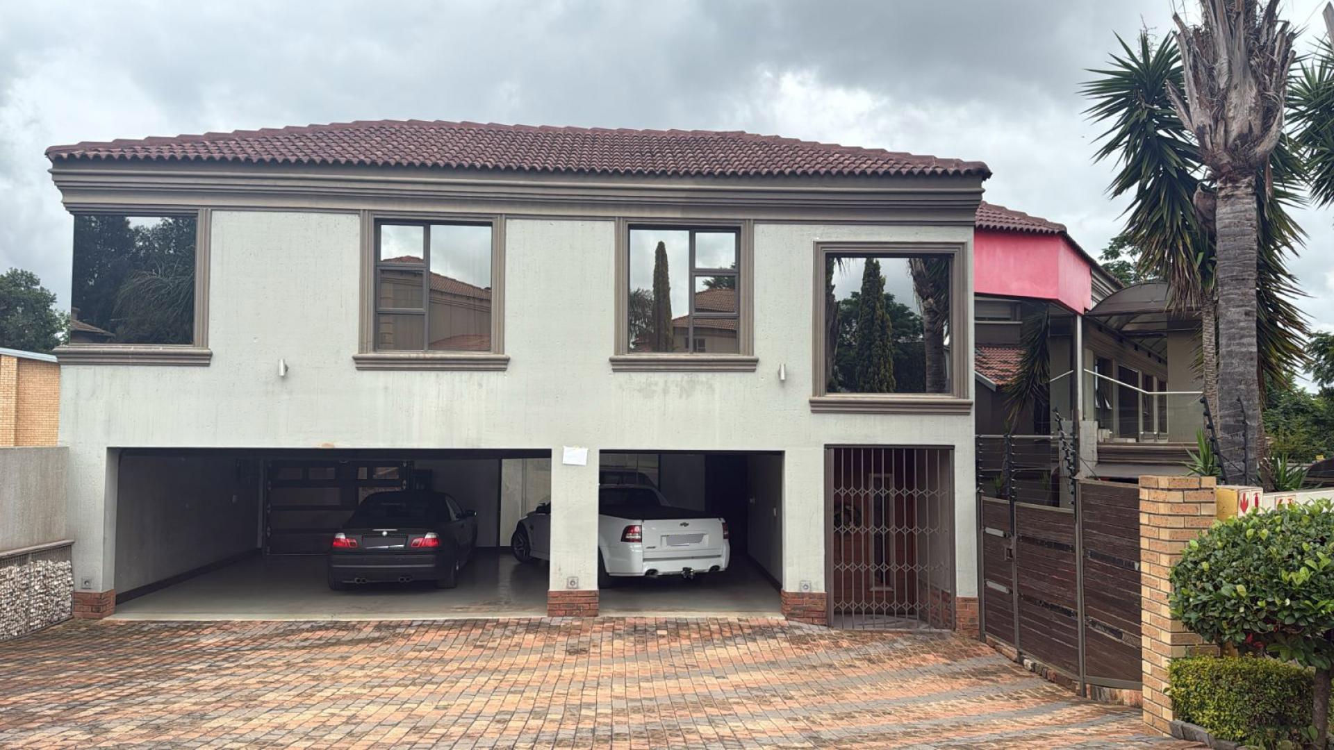 Front View of property in Raslouw