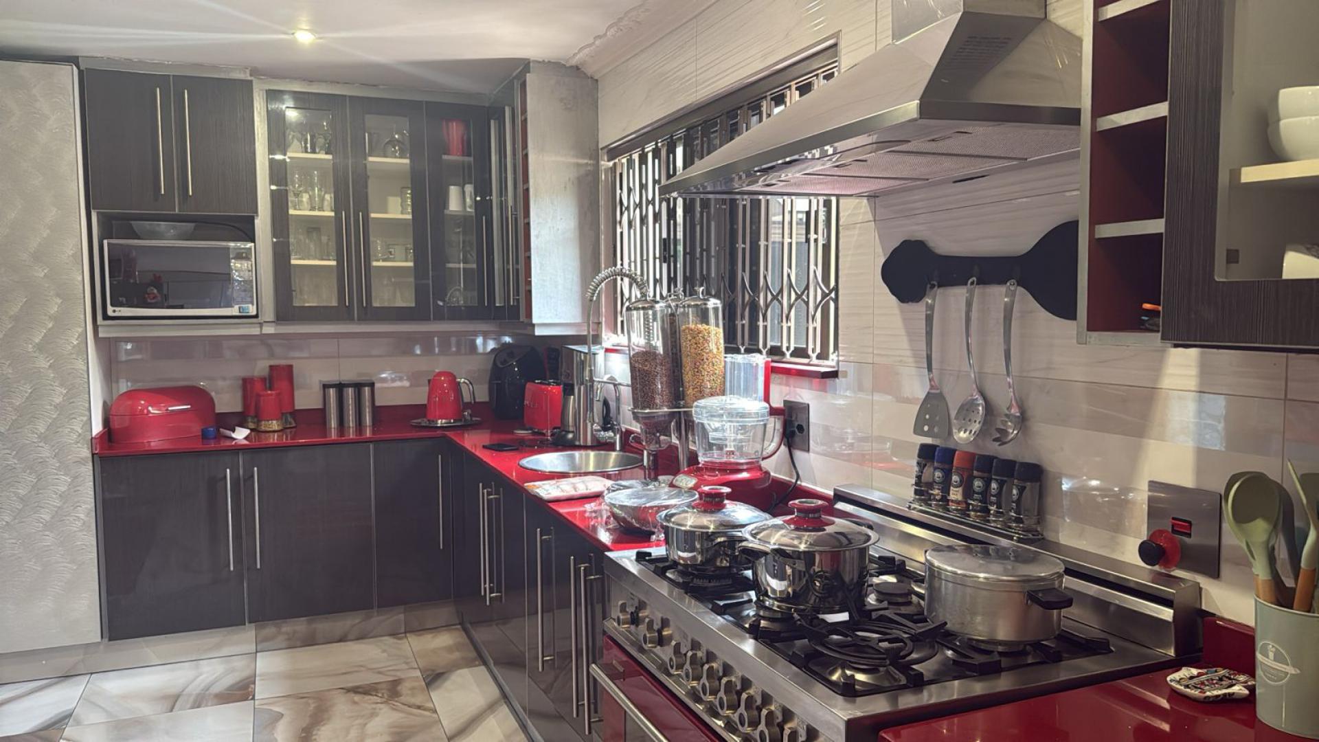 Kitchen of property in Raslouw