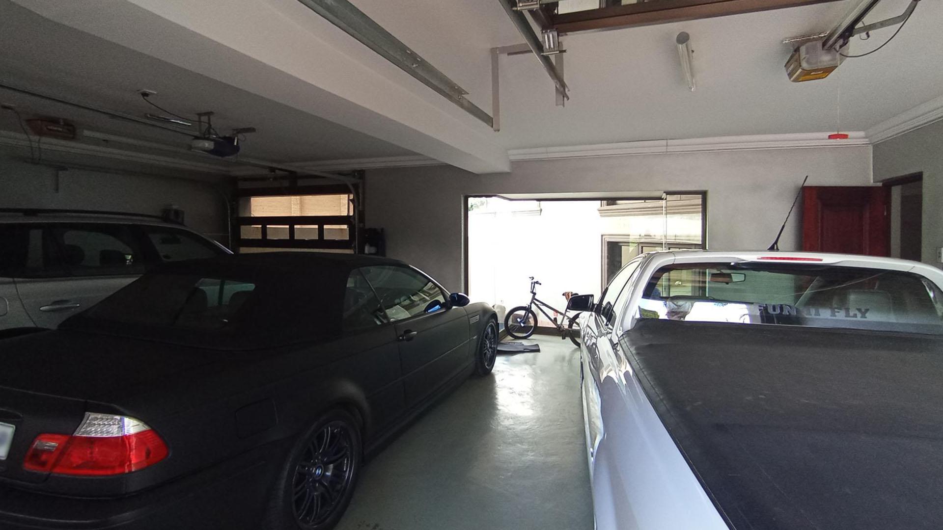 Garage - 64 square meters of property in Raslouw