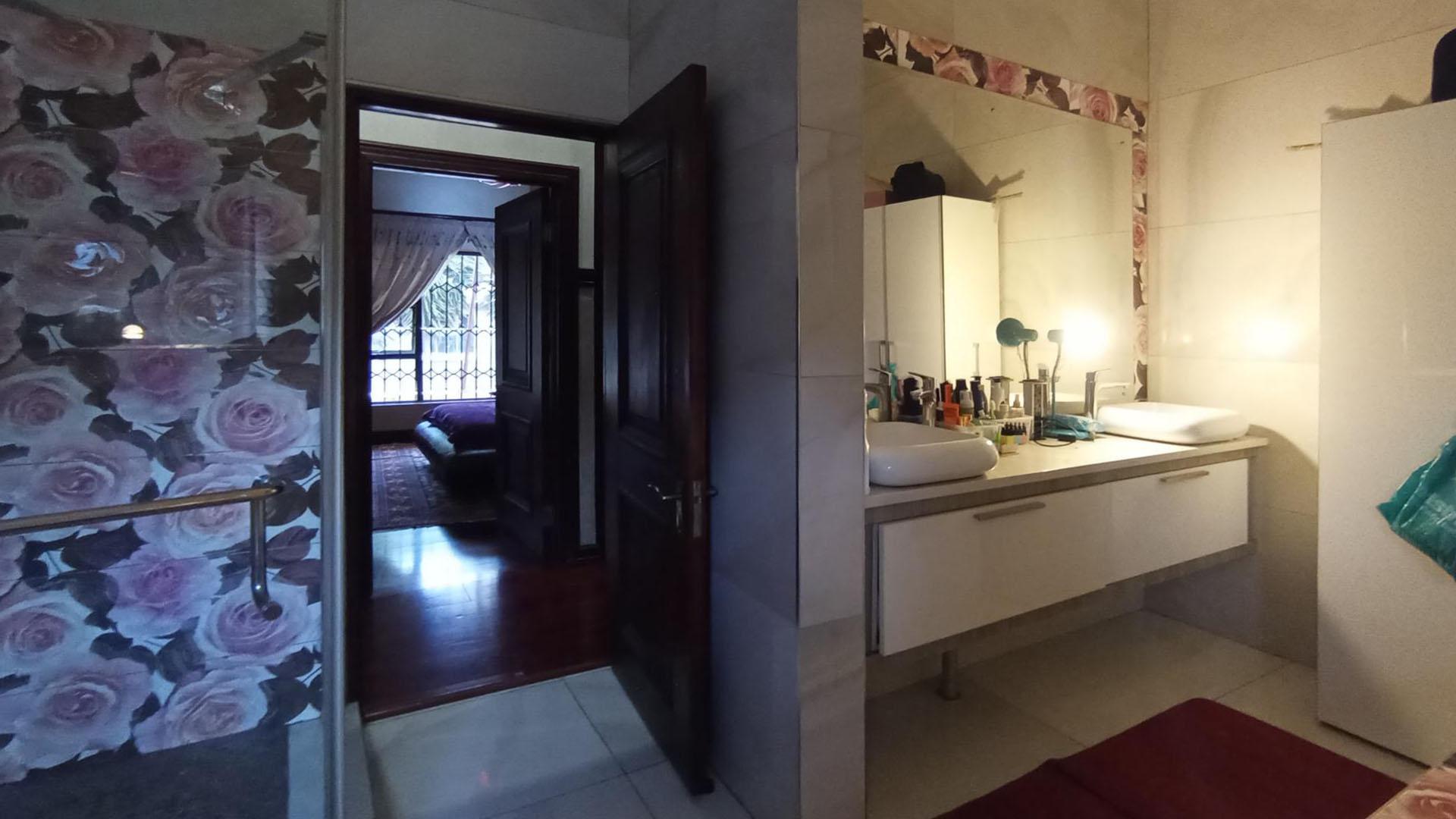 Bathroom 2 - 13 square meters of property in Raslouw