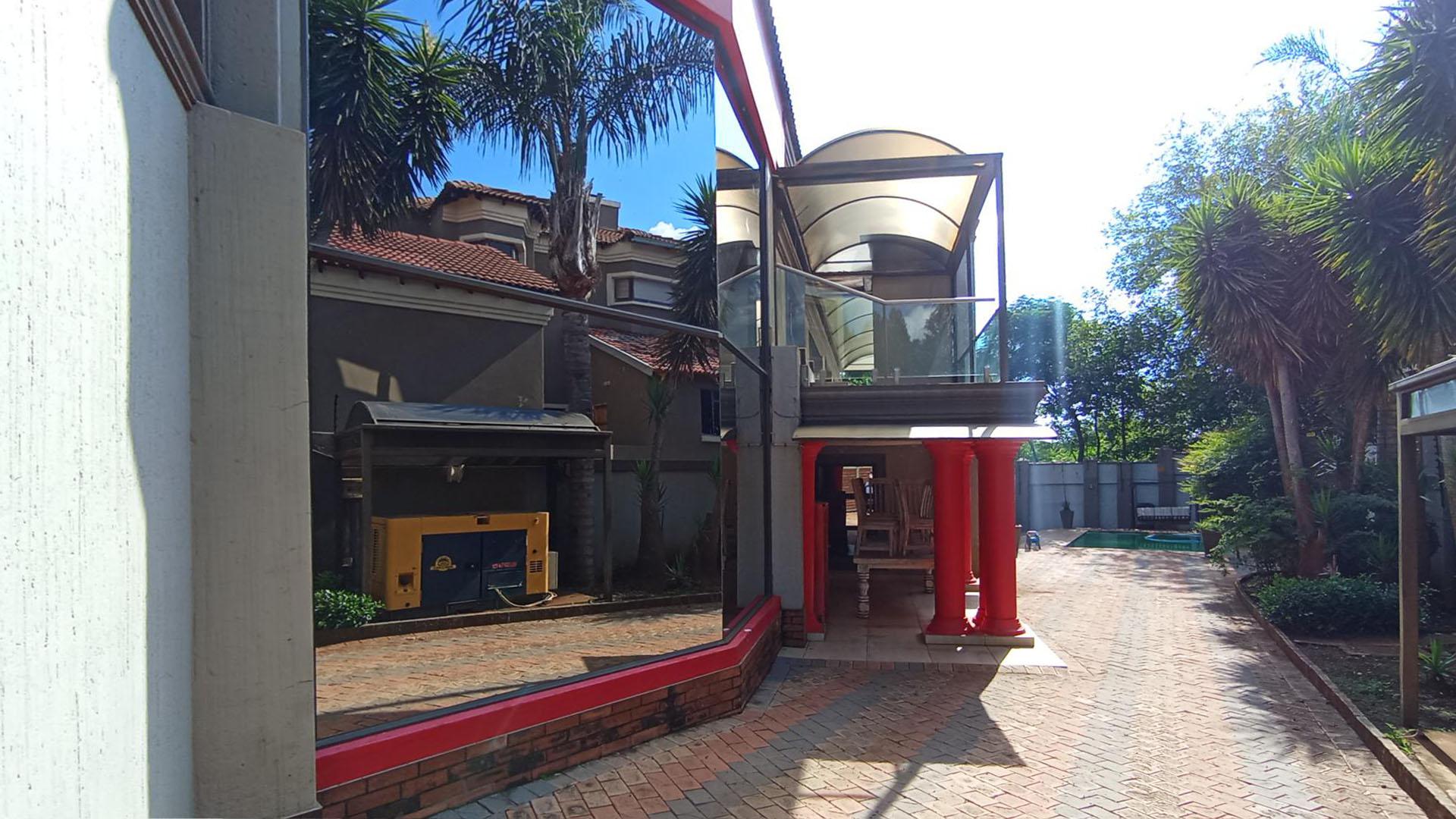 Front View of property in Raslouw