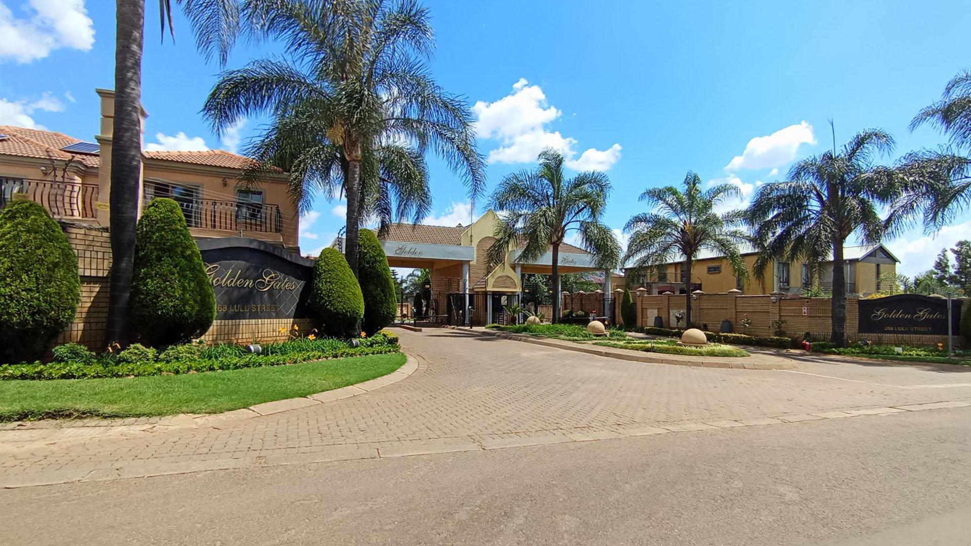 Front View of property in Raslouw