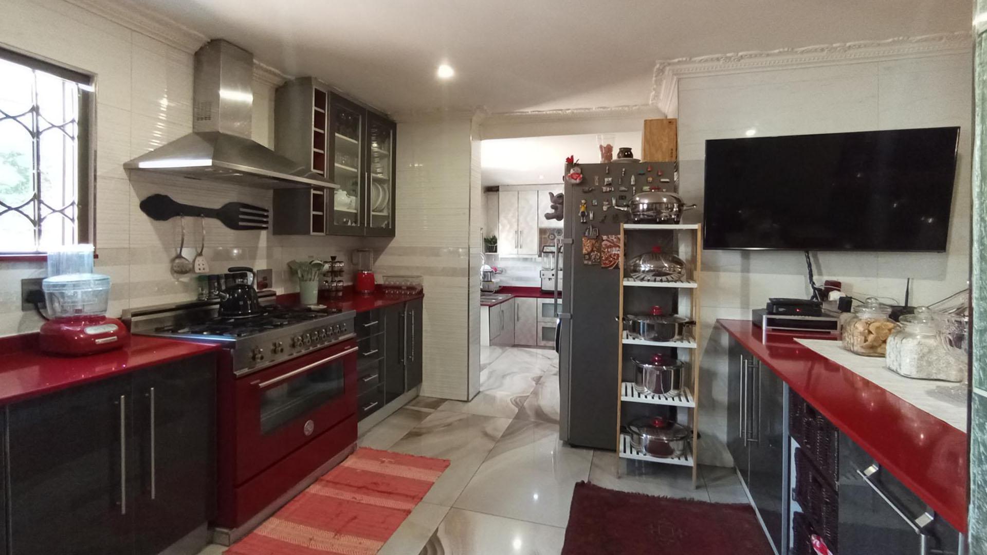Kitchen - 19 square meters of property in Raslouw