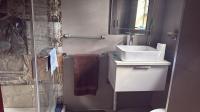 Bathroom 2 of property in Raslouw