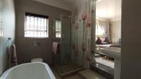 Bathroom 1 - 10 square meters of property in Raslouw