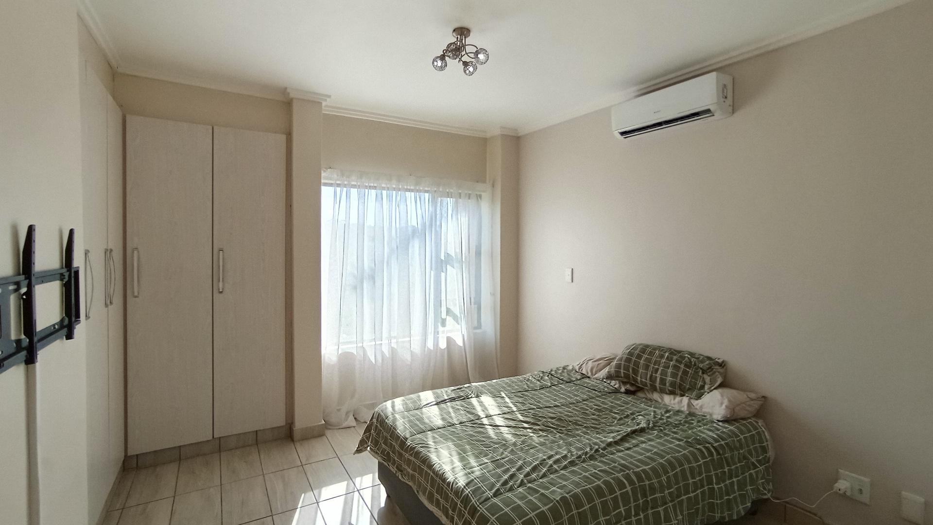 Bed Room 2 - 17 square meters of property in Ballito