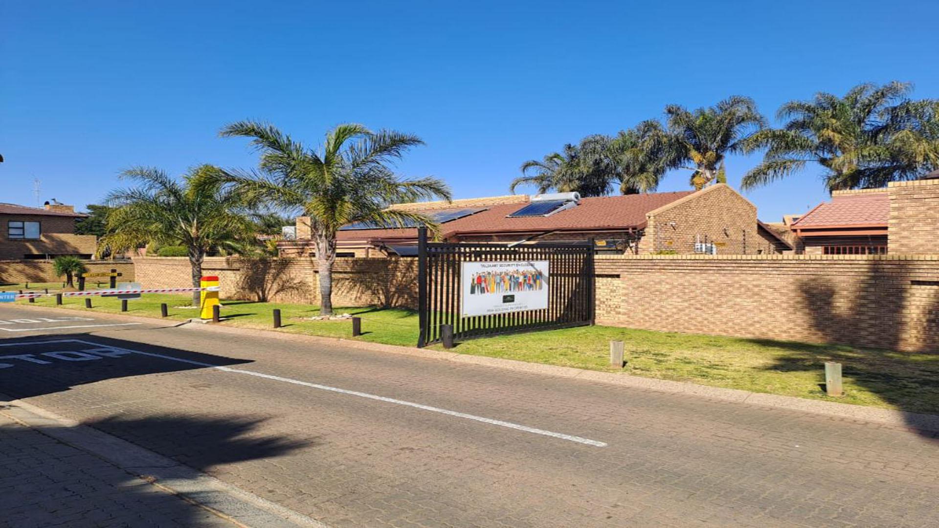 Front View of property in Meyersdal