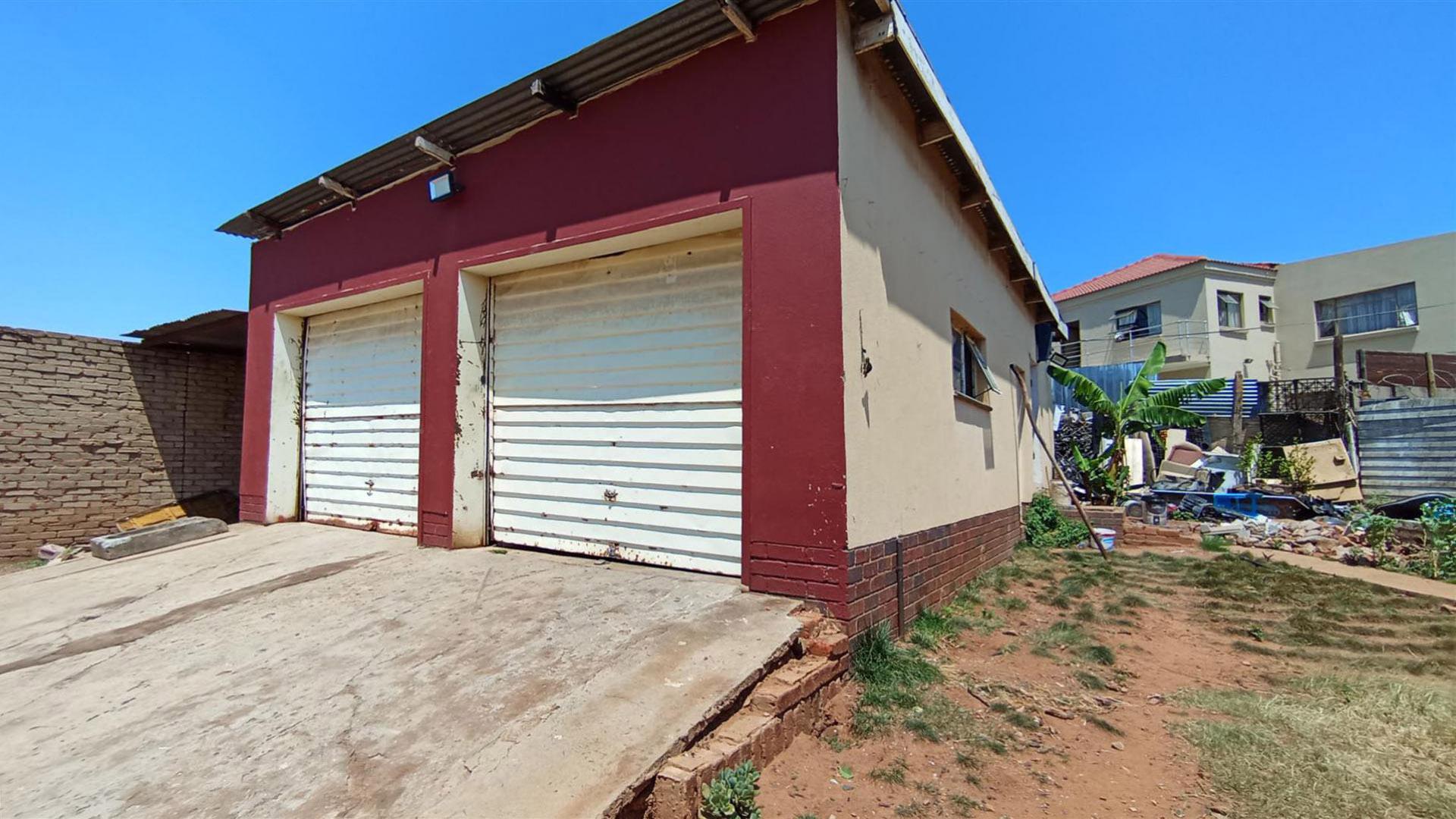 Garage of property in Proclamation Hill