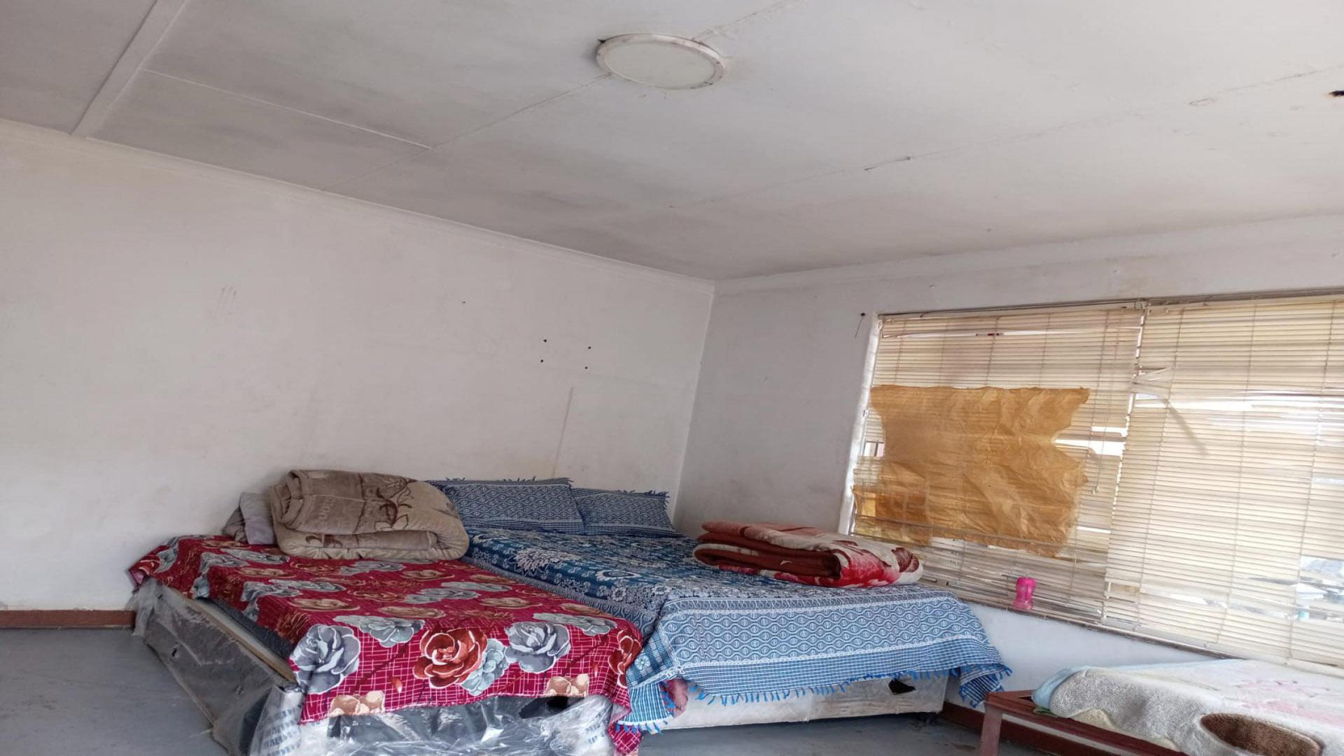 Bed Room 1 - 19 square meters of property in Proclamation Hill