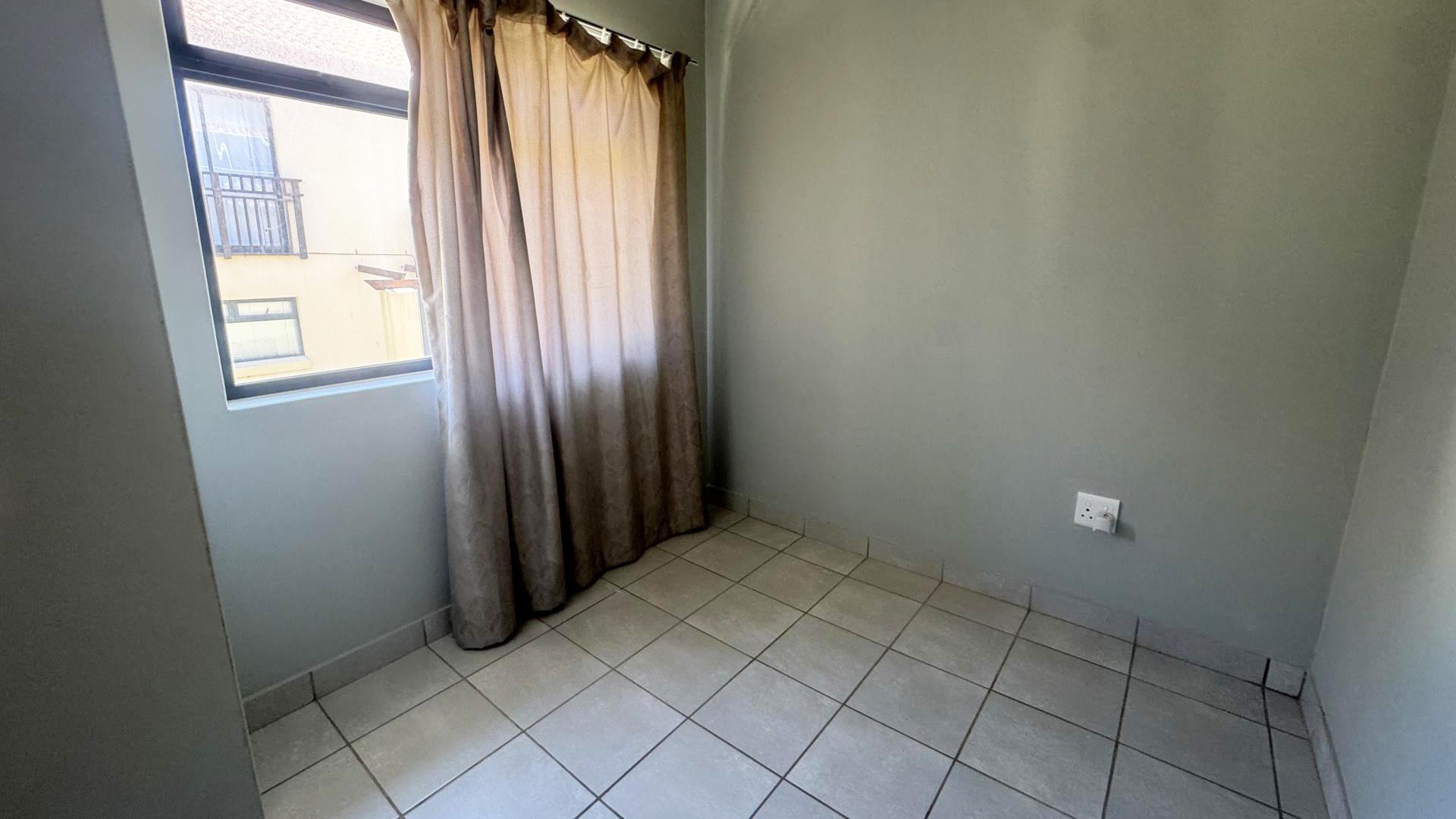 Bed Room 1 of property in Kidds Beach