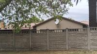 Front View of property in Kinross