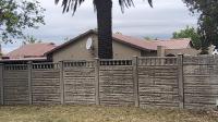 Front View of property in Kinross