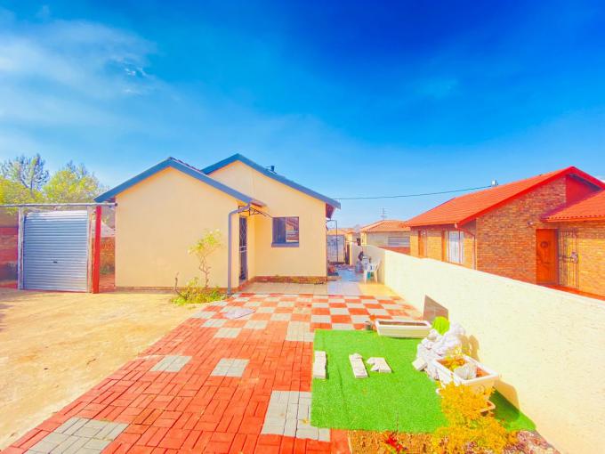 3 Bedroom House for Sale For Sale in Mabopane - MR580656