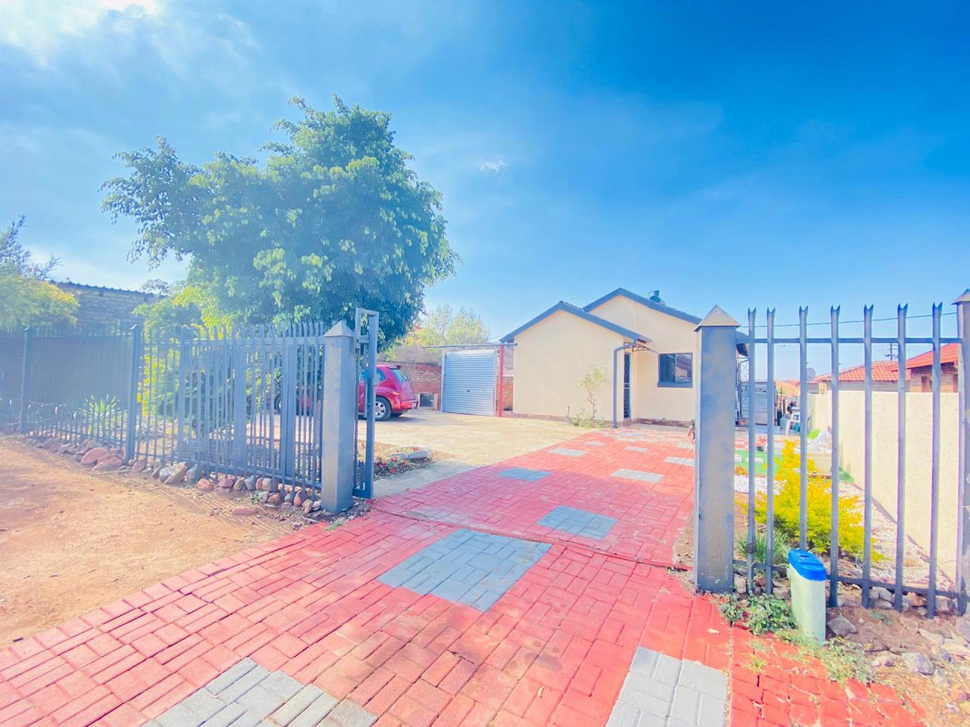 3 Bedroom House for Sale For Sale in Mabopane MR580656 M