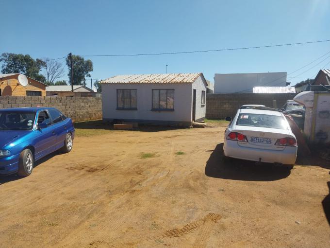 2 Bedroom House for Sale For Sale in Tshepisong MR580688
