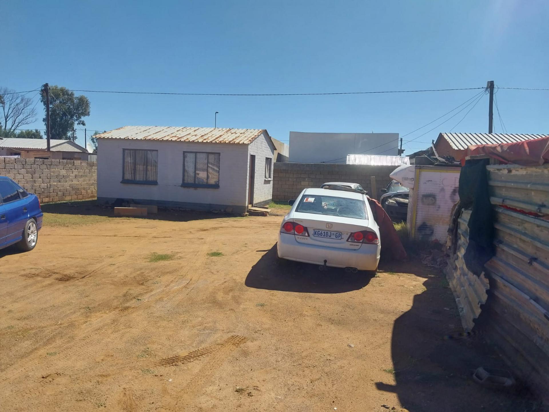 2 Bedroom House for Sale For Sale in Tshepisong MR580688