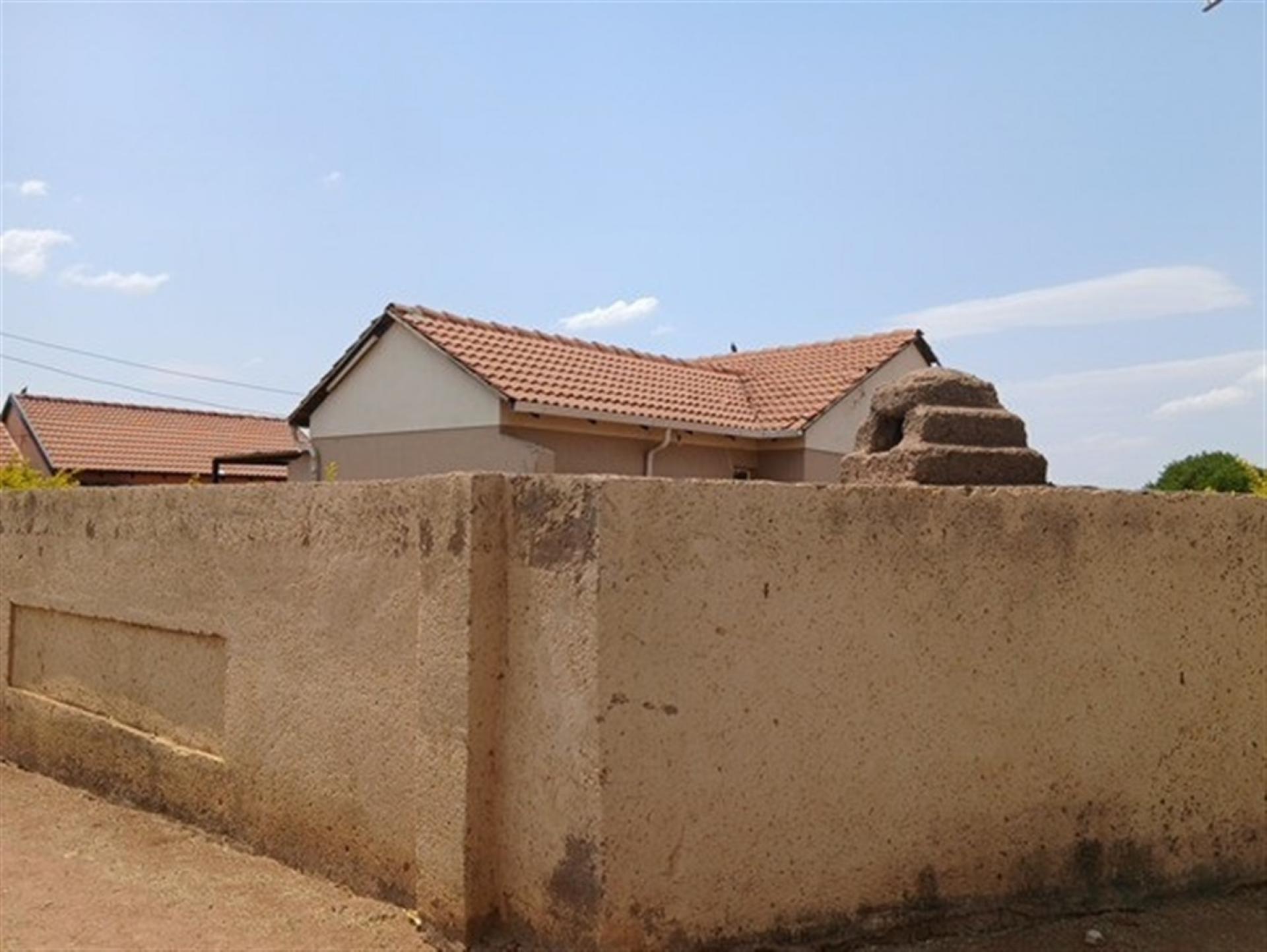Front View of property in Kudube