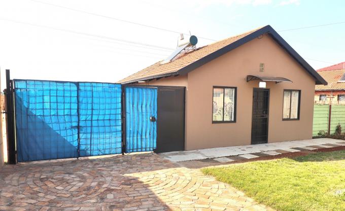 3 Bedroom House for Sale For Sale in Lenasia - MR580722