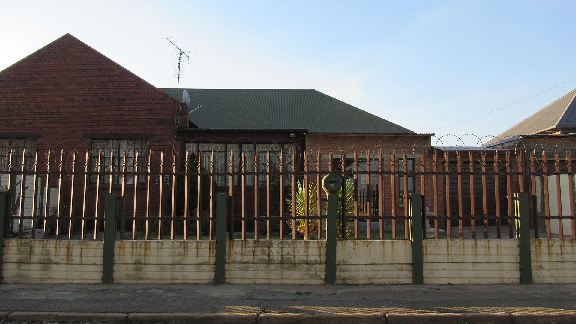 Front View of property in West Village
