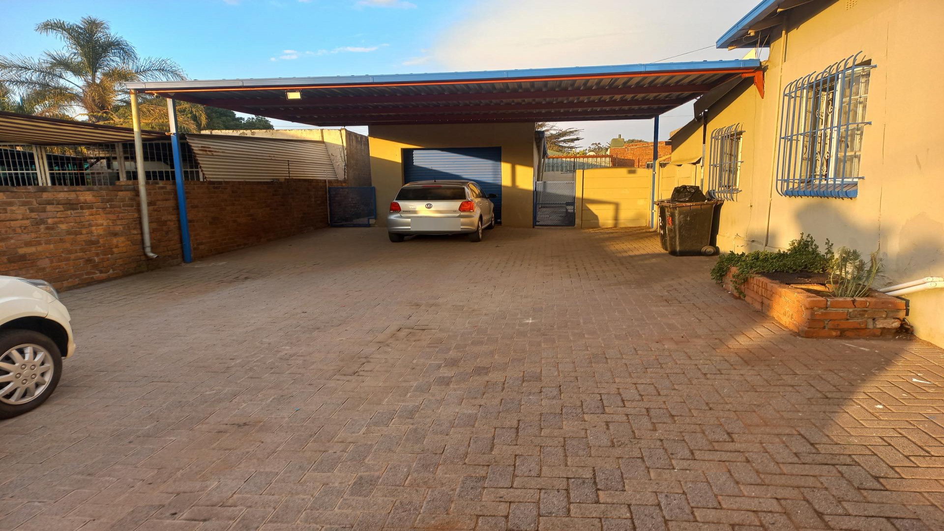 Carport  of property in Selection park