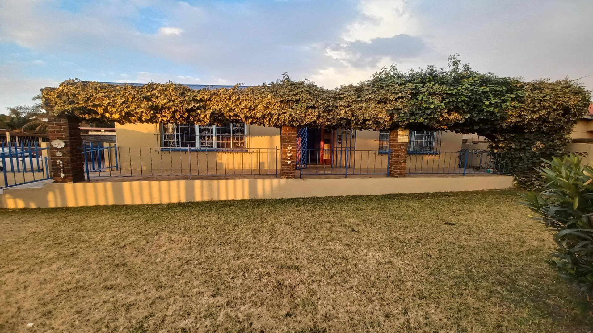 Front View of property in Selection park