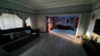 Lounges - 19 square meters of property in Selection park