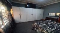 Bed Room 1 - 17 square meters of property in Selection park