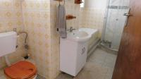Main Bathroom of property in Pelham